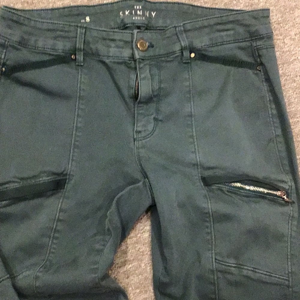 White House Black Market Skinny Ankle Pants Size 8 Army Green,Side zip pockets